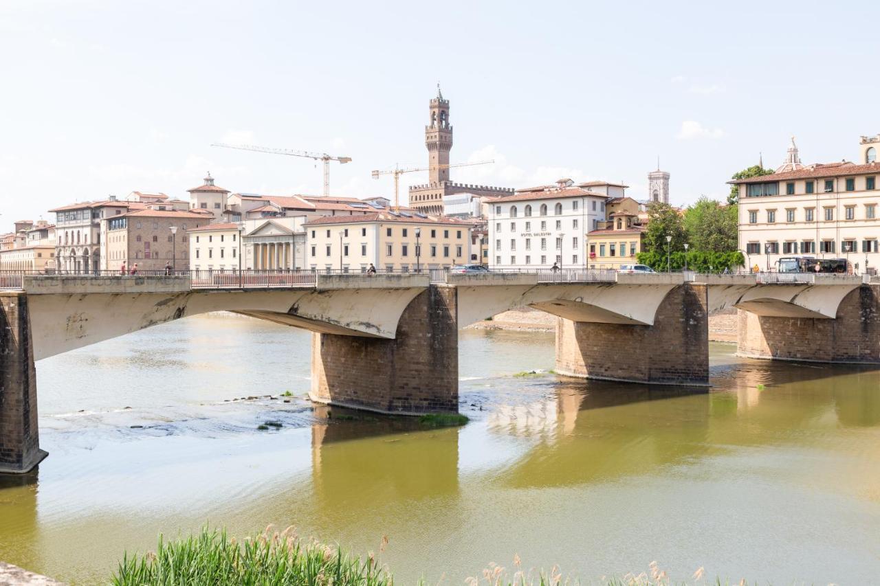 I Renai - Ponte Delle Grazie Modern Apartment Floransa Dış mekan fotoğraf